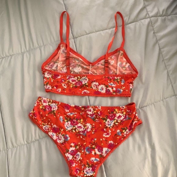 Spell revolver intimates set S preowned - Picture 2 of 16